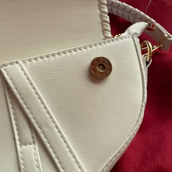 ⛄️ White Leather type! Nice condition! ⛄️ - Picture 4 of 12